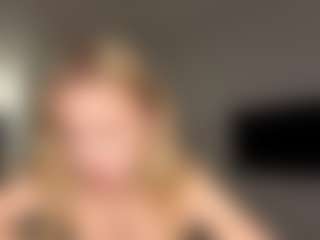 Live cam show with Kate - Blonde Hair Petite on Camsoda