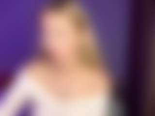 Live cam show with Kate - Public on madthumbs