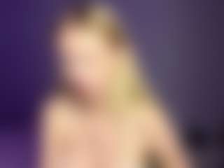 Live cam show with Kate - Strip on Camsoda