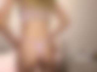 Live cam show with Kate - Small Tits on Camsoda