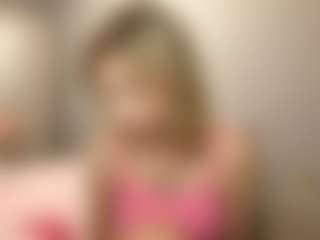 Live cam show with Kate - Pornstar Public on CSO-WL