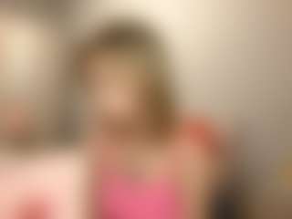 Live cam show with Kate - Nipple Piercings on Hubzter Live