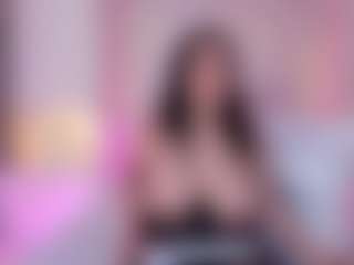 Live cam show with ElaReyy - BBW on CamClone