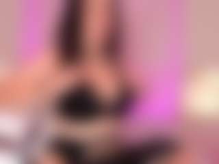 Live cam show with ElaReyy - Double Penetration on Camsoda