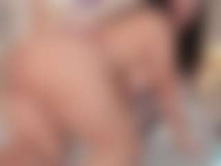 ElaReyy's Live Sex Cam Show