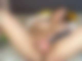 Live cam show with LucyWillow - Middle Aged on SquirtSoMuch
