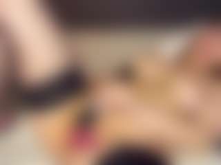Live cam show with LucyWillow - Wet on fapnchat