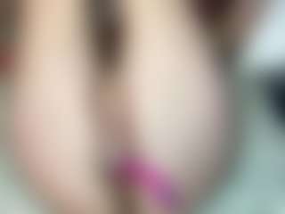 LucyWillow MILF webcam performer live streaming