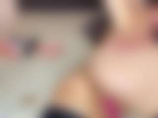 LucyWillow's Live Sex Cam Show