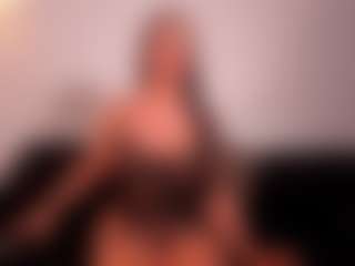 Nico Ruiz MILF webcam performer live streaming