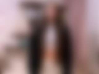 Live cam show with ShielaCortopassi - Public Brown Hair on Milf Play