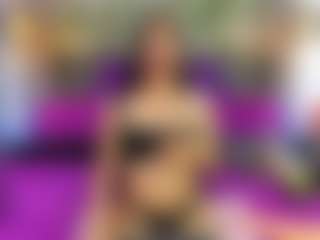 Live cam show with SoftDesiree - Thin on Camming Site