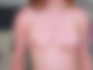Live cam show with SoniaYakow - Green Eyes on livesexfox.com