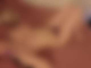 Live cam show with Hazel - Eating Pussy on AdultVida.com