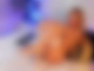 Live cam show with MADISONBRAXTON - Spanks on livesuperchat.net
