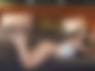 Live cam show with AnettaKiss - Fingering on camwithhim.com