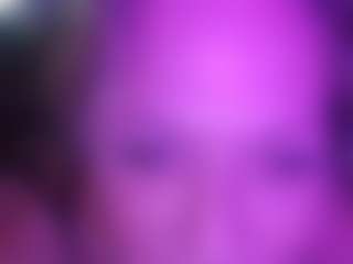 Live cam show with Hollywood - Blonde Hair on UwU Esports