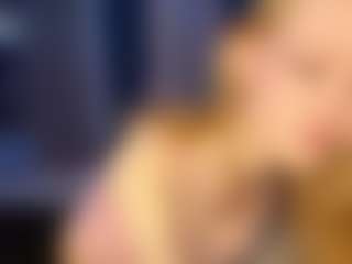 Live cam show with Adriana - Average on Fling VIP Chat