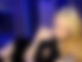 Live cam show with Adriana - Striptease on eurowanks.com