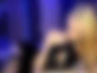 Live cam show with Adriana - Athletic on SmokeAndPoke