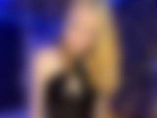Live cam show with Adriana - Lovense on friskycurves.com