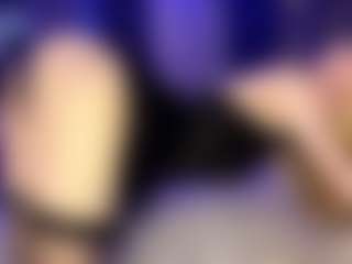 Live cam show with Adriana - Full Nudity on EXY