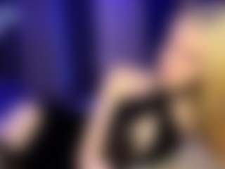 Live cam show with Adriana - Fingers on Latina Girls