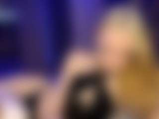Live cam show with Adriana - Brown Hair Petite on sexylivex.com