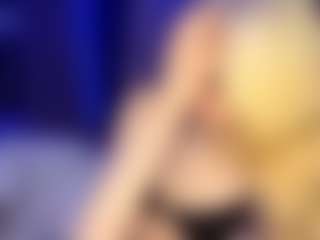 Live cam show with Adriana - Public Brown Hair on Cam Slut