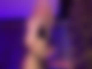 Live cam show with Adriana - Athletic Dildo on Uber Horny