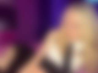 Live cam show with Adriana - Brown Hair on mypornchat.com