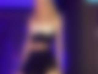 Live cam show with Adriana - Nipple Piercings on Ass Tok