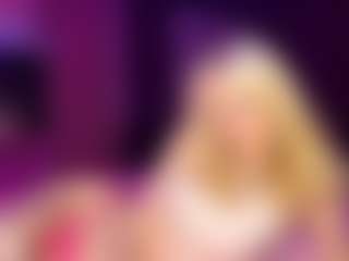 Live cam show with Adriana - Shower on Camsoda
