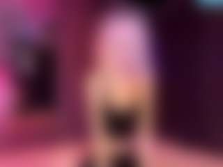 Live cam show with Adriana - Tittyfuck on Mixed Magazine Live