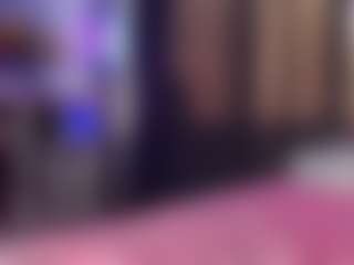 Live cam show with Adriana - Squirt on alttransgirls