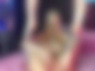 Live cam show with Adriana - Amateur Brown Hair on Livezox
