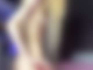 Show de cam en vivo con Adriana - Brown Hair en Camsoda
