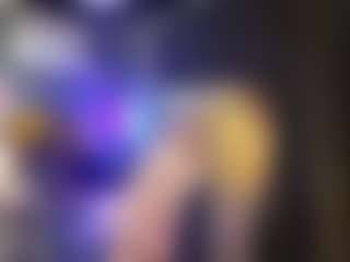 Live cam show with Adriana - Shower on Camming Site