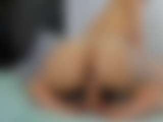 Live cam show with Roxy-Sweett - Fetish on Chatstar