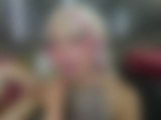 Live cam show with Roxy-Sweett - Strip on milfzrlive.com