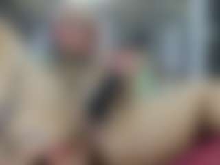 Live cam show with Roxy-Sweett - Massage on EXY