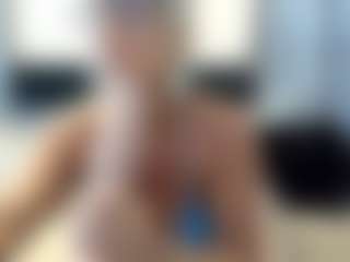 sexybeachmilf's Live Sex Cam Show