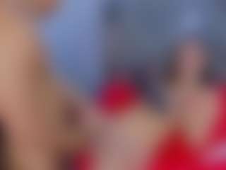 Live-Cam-Show mit HAILY AND DAVID - Fingering auf Camsoda