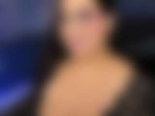 Innaxl MILF webcam performer live streaming