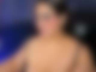 Live cam show with Innaxl - Thick on CamClone
