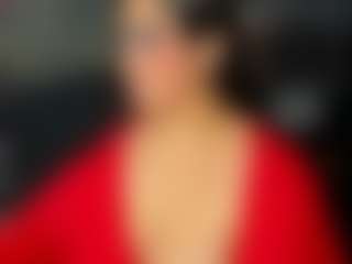 Innaxl MILF webcam performer live streaming