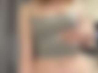 Live cam show with RennaSauberan - Striptease on CamwithHer