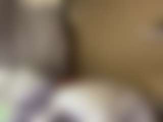 Live cam show with RennaSauberan - Oil on xxxlivecams.org