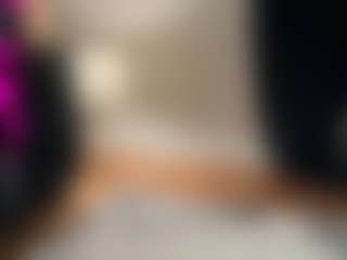 MizLuxxey's Live Sex Cam Show