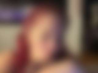 Live cam show with MizLuxxey - Red Hair on SquirtSoMuch